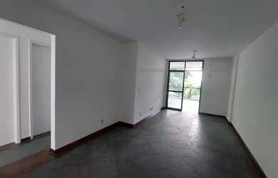 Imagem: O apartamento possui 2 Dormitórios, 2 Banheiros, 2 Vagas na