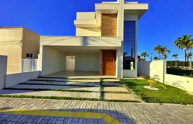 Imagem: A casa em condomínio possui 3 Dormitórios, 3 Banheiros, 2