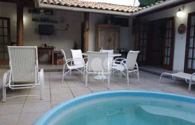 Imagem: A casa em condomínio possui 4 Dormitórios, 3 Banheiros, 3