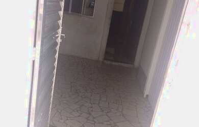 Imagem: A casa possui 2 Dormitórios, 1 Banheiro e está localizado