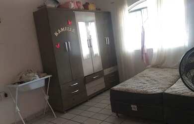 Imagem: O apartamento possui 1 Dormitório, 1 Banheiro, 1 Vaga na garagem