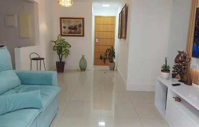 Imagem: A casa possui 3 Dormitórios, 4 Banheiros, 2 Vagas na garagem