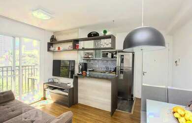 Imagem: O apartamento possui 2 Dormitórios, 1 Banheiro, 1 Vaga na garagem