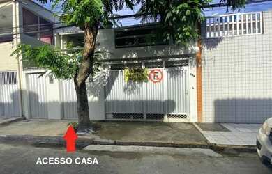 Imagem: A casa possui 2 Dormitórios, 1 Banheiro e está localizado