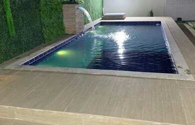 Imagem: A casa possui 5 Dormitórios, 3 Banheiros, 1 Vaga na garagem