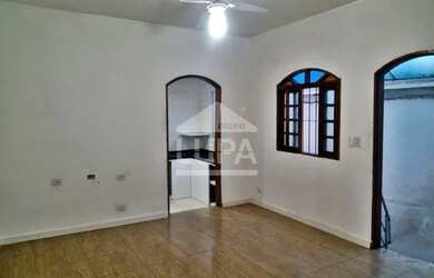 Imagem: A casa possui 2 Dormitórios, 1 Banheiro, 1 Vaga na garagem