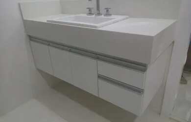 Imagem 9: Casa de condomínio para venda possui 410 metros quadrados com 4 quartos