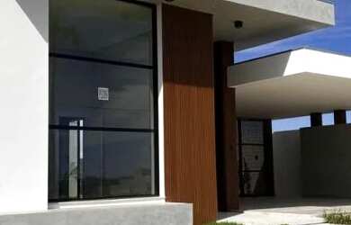 Imagem: A casa em condomínio possui 4 Dormitórios, 1 Banheiro, 2 Vagas