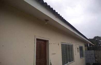 Imagem: A casa possui 3 Dormitórios, 1 Banheiro, 200m² de Área e