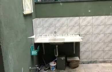 Imagem: O depósito possui 2 Vagas na garagem e 100m² de Área e está