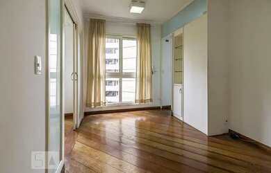 Imagem: O apartamento possui 1 Dormitório, 1 Banheiro, 1 Vaga na garagem