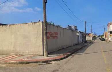 Imagem: A casa possui 2 Dormitórios, 1 Banheiro, 432m² de Área e