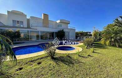 Imagem: A casa em condomínio possui 5 Dormitórios, 5 Banheiros, 5