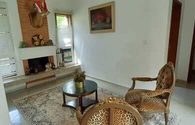 Imagem 15: Casa de condomínio. Piscina, Churrasqueira, Lareirae5 Banheiros