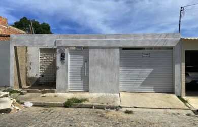 Imagem: A casa possui 2 Dormitórios, 2 Banheiros, 1 Vaga na garagem