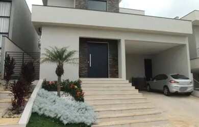 Imagem: A casa em condomínio possui 4 Dormitórios, 5 Banheiros, 2