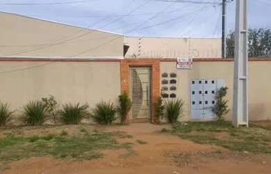 Imagem: A casa possui 1 Dormitório, 1 Banheiro e está localizado