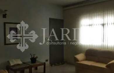 Imagem: A casa possui 3 Dormitórios, 2 Banheiros, 1 Vaga na garagem