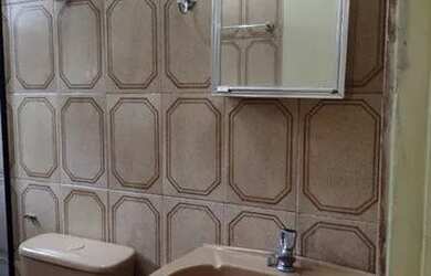 Imagem: O apartamento possui 3 Dormitórios, 1 Banheiro e 1 Vaga na