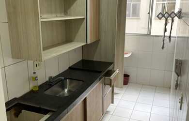 Imagem: O apartamento possui 2 Dormitórios, 1 Banheiro, 1 Vaga na garagem