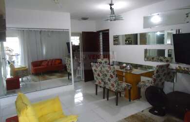 Imagem: O apartamento possui 2 Dormitórios, 1 Banheiro, 2 Vagas na