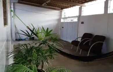 Imagem: A casa possui 2 Dormitórios, 1 Banheiro, 1 Vaga na garagem