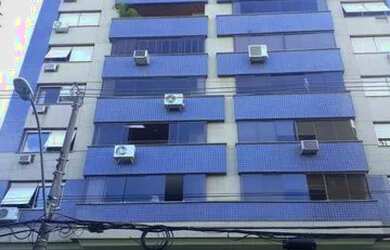 Imagem: O apartamento possui 3 Dormitórios, 1 Banheiro, 3 Vagas na