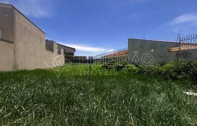 Imagem: O terreno possui 420m² de Área e está localizado em Alto