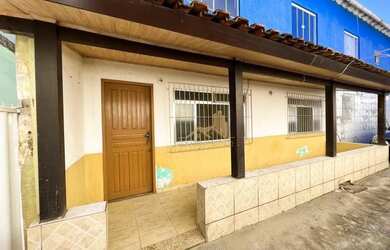 Imagem: A casa possui 2 Dormitórios, 1 Banheiro, 1 Vaga na garagem