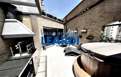 Imagem: O apartamento na cobertura possui 3 Dormitórios, 5 Banheiros