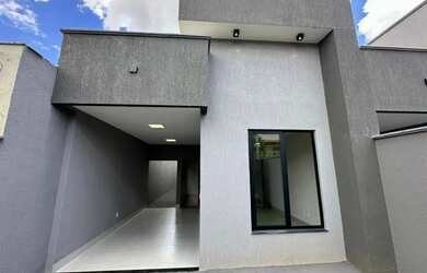 Imagem: A casa possui 3 Dormitórios, 2 Banheiros, 100m² de Área