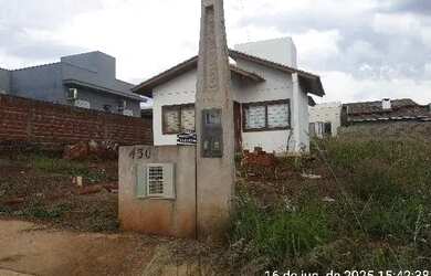 Imagem: A casa possui 1 Dormitório, 1 Banheiro, 270m² de Área, Churrasqueira