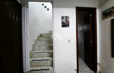 Imagem 10: Casa de alvenaria com 3 dormitórios, semimobiliada,2 banheiros, pátio,...