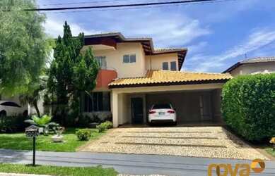 Imagem: A casa em condomínio possui 3 Dormitórios, 4 Banheiros, 3