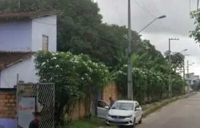 Imagem: A casa possui 2 Dormitórios, 3 Banheiros, 1 Vaga na garagem