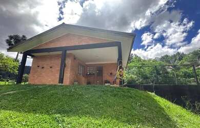 Imagem 3: 2 casas, em Ponta grossa. Piscina, Churrasqueira, Ar-condicionadoeImóvel...