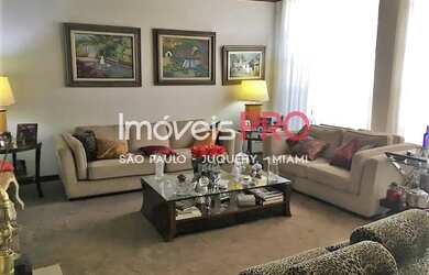 Imagem 8: Casa em Moema de 237m² com piscina e churrasqueira