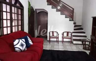 Imagem: A casa possui 4 Dormitórios, 3 Banheiros, 2 Vagas na garagem