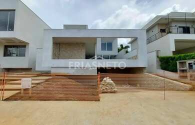 Imagem: A casa em condomínio possui 3 Dormitórios, 5 Banheiros, 4