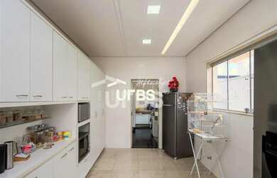 Imagem 11: Sobrado no Jardins Madri. Piscina, Churrasqueira, 336m² de Áreae4 Vagas...