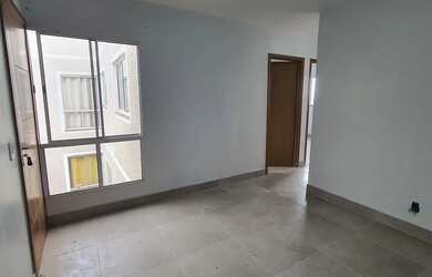 Imagem: O apartamento possui 2 Dormitórios, 1 Banheiro e 1 Vaga na