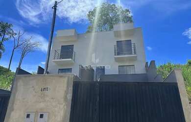 Imagem: A casa possui 3 Dormitórios, 4 Banheiros, 1 Vaga na garagem