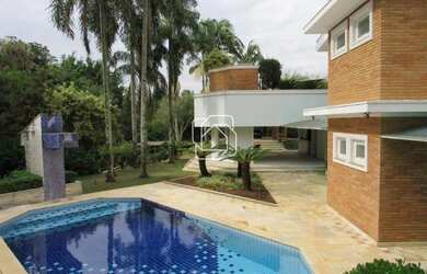 Imagem: A casa em condomínio possui 5 Dormitórios, 5 Banheiros, 5