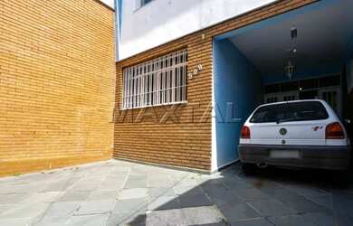 Imagem: O depósito possui 3 Vagas na garagem, 223m² de Área e está