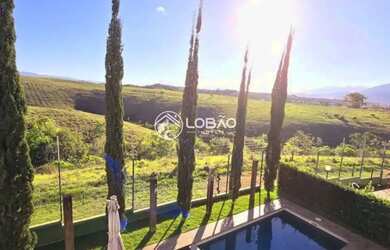 Imagem: A casa em condomínio possui 4 Dormitórios, 5 Banheiros, 4