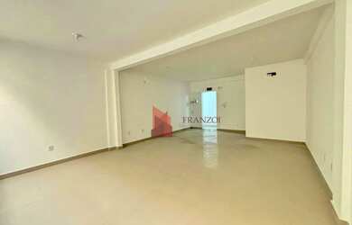 Imagem: O depósito possui 5 Vagas na garagem, 29m² de Área e está