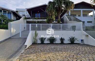 Imagem: A casa em condomínio possui 3 Dormitórios, 3 Banheiros, 4