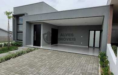 Imagem: A casa em condomínio possui 3 Dormitórios, 1 Banheiro, 4 Vagas