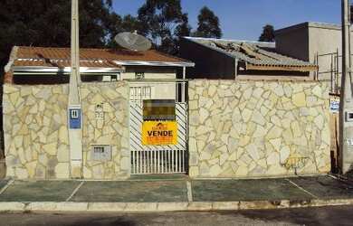 Imagem: A casa possui 1 Dormitório, 1 Banheiro, 1 Vaga na garagem