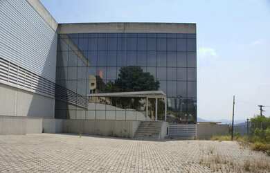 Imagem: O depósito possui 3.556m² de Área e está localizado em